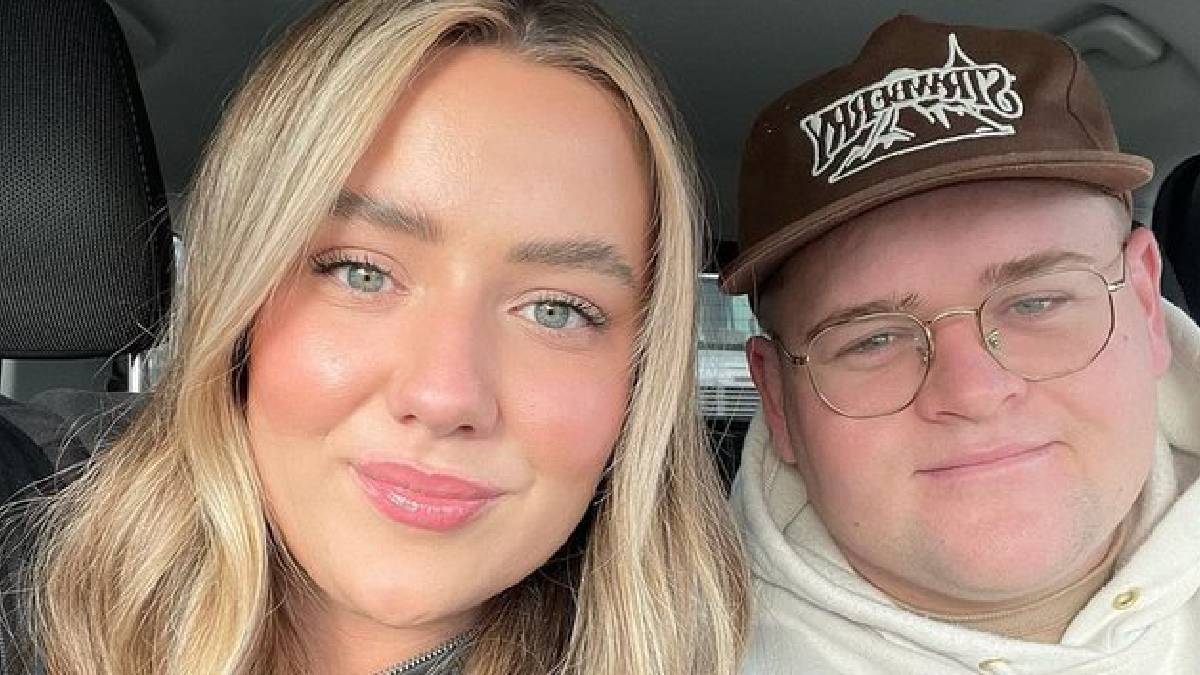 Influencer Chloe Stott And Husband Parker Killed In Car Crash 