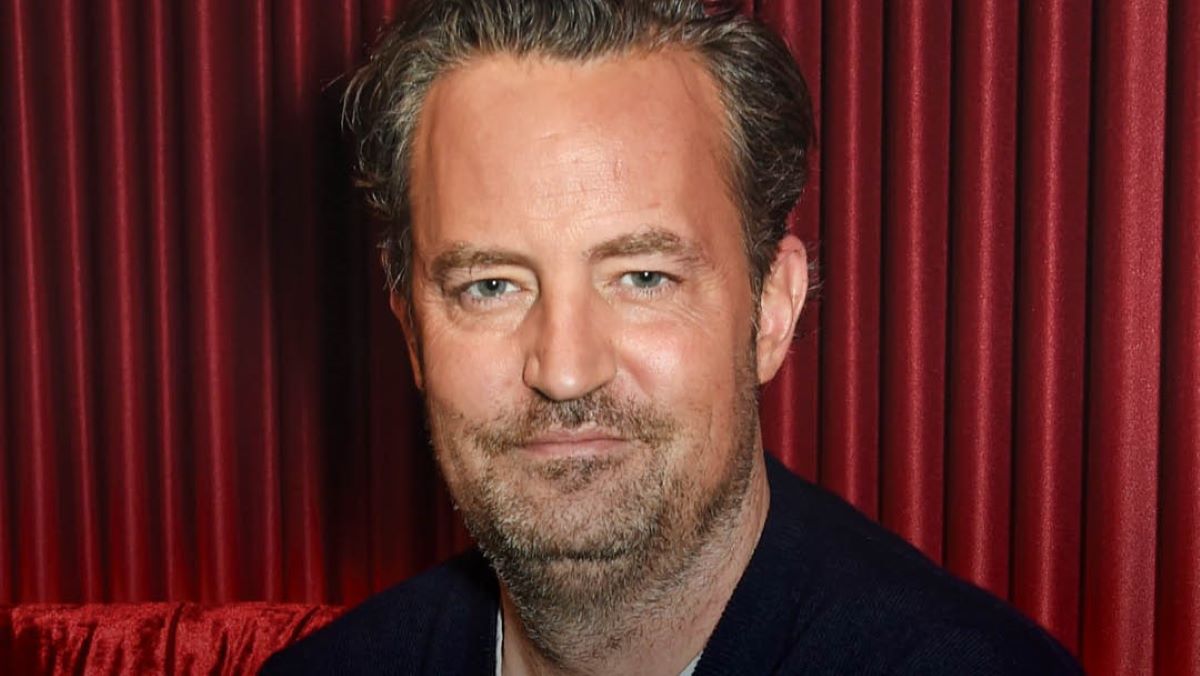 Matthew Perry posing for the photo